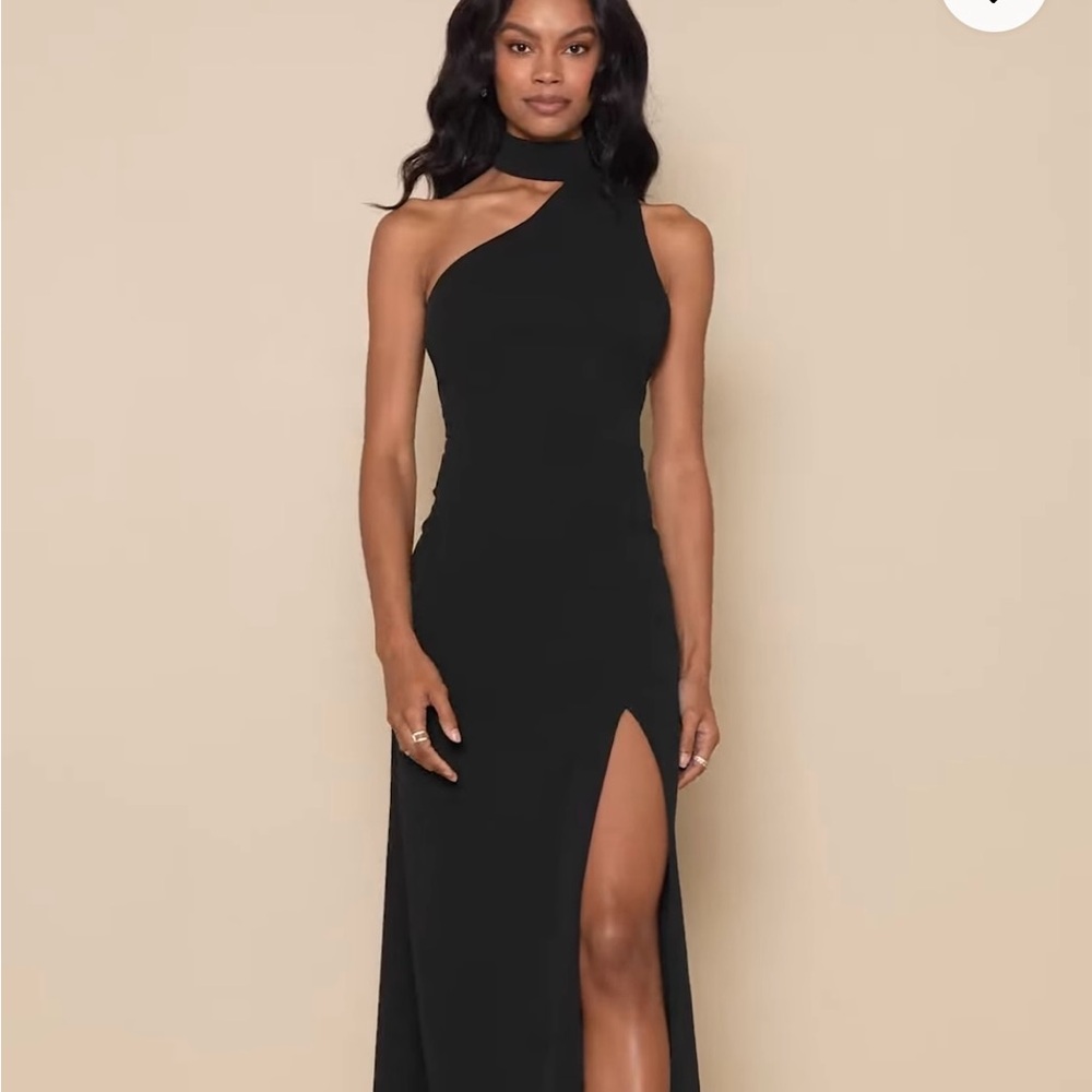 Elegant Black Halter Dress - Picture 2 of 5